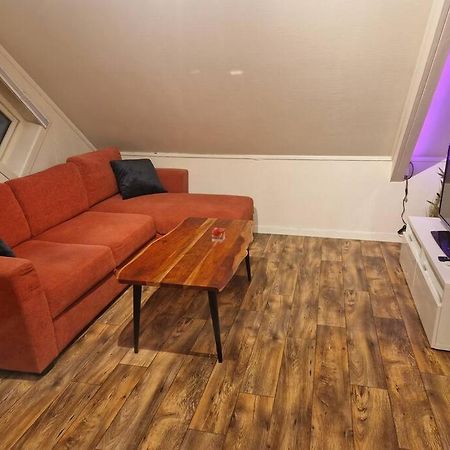 Smaller Apartment Next To Bridge Tromsø Dış mekan fotoğraf
